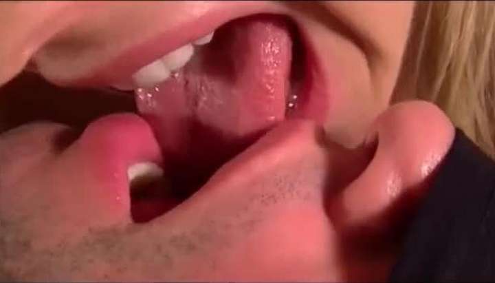 Deep Tongue Licking Black Pussy - close up tongue kissing - Tnaflix.com