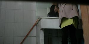 Amateur piss voyeur asian brunette girl