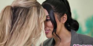 Kayler Gunner Does Lesbian Sex with Vanessa Sky (Between Them, Kayley Gunner)