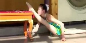 Chinese girl ready for her show