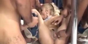 Orgia brasileira bukakke