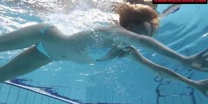 Bouncing booty in a underwater show