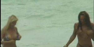 SWEETPARTYCHICKS - Topless girls sunbathing