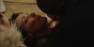 Raven woman gets her her pussy licked