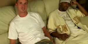 INTERRACIAL GAY SEX VIDEOS - Bored Gays Have a Blowjob