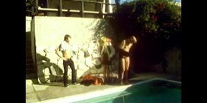 The Winning Stroke (USA 1973) (Cyndee Summers, Isis Taylor, John Holmes, Orita De Chadwick, Ric Lutze)