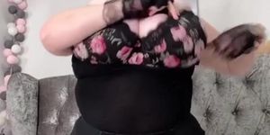 Bunny huges (Karla James)
