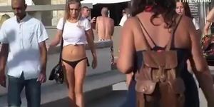 Four beautiful girls walking (beautiful_girls beautiful_girls)