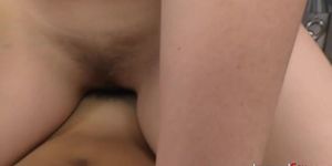 Porn ho gets facialized after sucking (Mugur, Porno Dan)