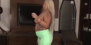 Watch this big booty white craves some bbc