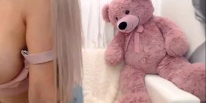 Cute And Sexy Girl Masturbates Her Pussy (Cute Pussy, Cute_Amateur)