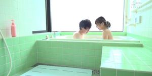 Erotic Gal Bath! I Decided To Take A Bath With My Sisters Who Came To Play For The First Time In A Long Time!