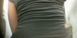 Ebony girl filmed in secret when in the toilet (That fine)
