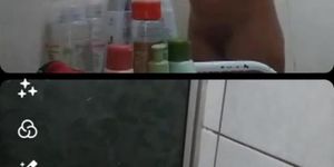 Novinha no banho pt1