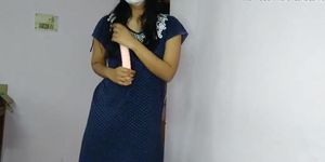 Indian dances and strips naked (indian_girl)