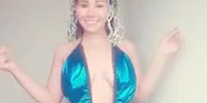 scarlet tello