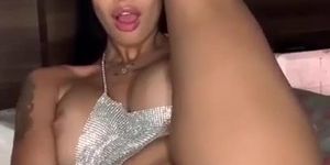 SEXY ONLYFANS TEEN WANT TO CUM