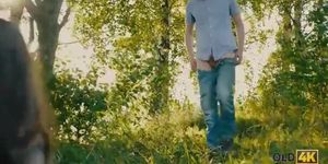 Outdoors entertainment for a cute starlet and her man