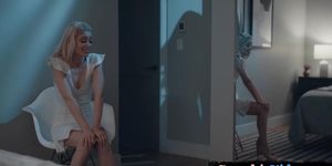 Skinny bathing lesbian pussylicking and tribbing gf (Erotic Couple)