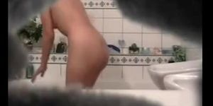 gf spied having shower in the bathtub - spycam