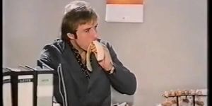 Mit Gurke und Banane (1978) (Laura Orsolya)