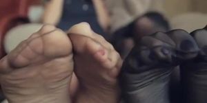 Four Nylon Feet
