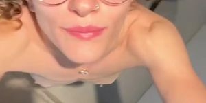 Claudia Surace Striptease