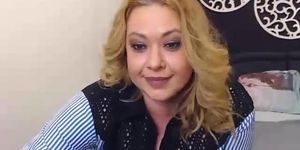 Sexy Big Girl Masturbate On Live Webcam