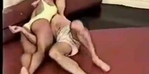 Mixed wrestling headscissors clip