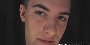Amateur stud masturbates while thinking about being banged