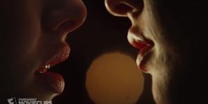 jennifers Body lesbian kissing