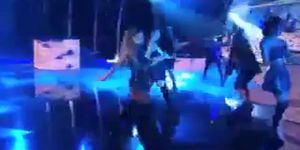 Ariana Grande cantando sexy