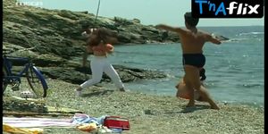 Iro Kosti Bikini Scene  in Aithousa Tou Thronou, I