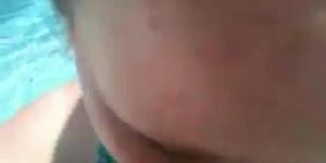 Poolboy gets a Blowjob from the boss's daughter