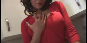 Big boobs mature babe gets wet (Anita Silver)