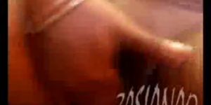 Elle se masturbe avec mon sexe