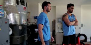 Muscly dude face drenched