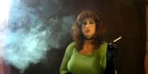 Lisa Smokes And Cums shemale porn shemales tranny porn trannies ladyboy lad