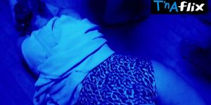Lena Dunham Underwear Scene  in Girls