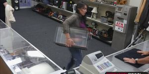 Latina Jessi enjoys a hardcore sex in the pawnshop