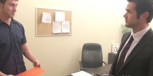 BIG DICKS AT SCHOOL - Office hunk assfucking worker during break
