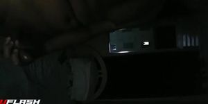 Assistindo de fundo