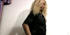 Black Tranny with Blonde Hair Stripping Wanking and Sucking