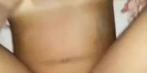 Loira peituda dando o cuzinho