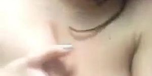 Novinha se masturbando