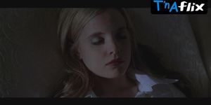 Mena Suvari Breasts Scene  in American Beauty