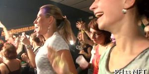 Tons of sperm in blonds mouth - video 1