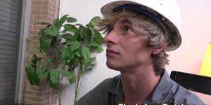 Stud sucks black schlong - video 1