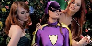 POISON IVY TURNS WONDER WOMAN EVIL (Jayden Cole, Kendra James)