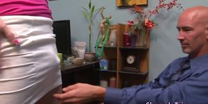 Shemale swallows cumshot